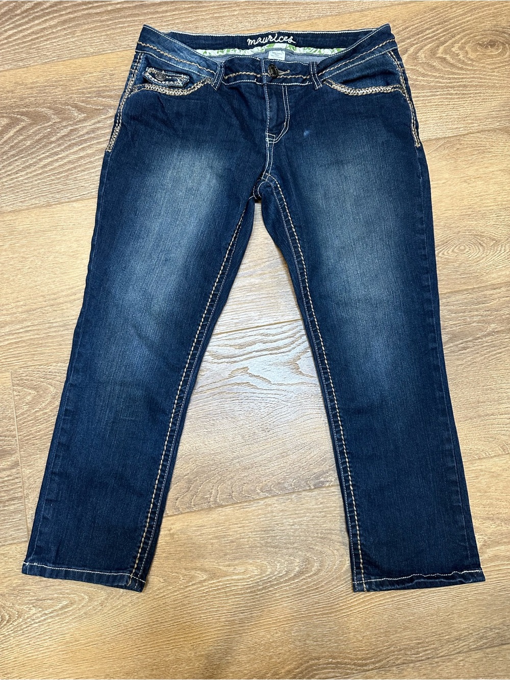 Maurices Dark Blue Straight Leg Jean capris 5/6 with embroidered detail